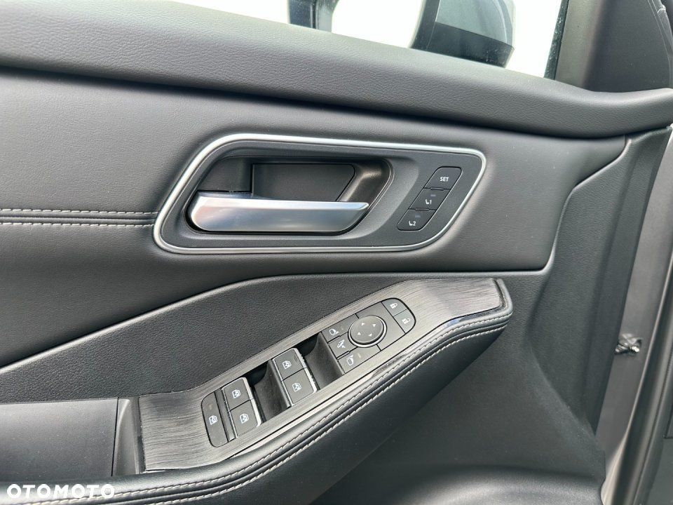 Nissan X-Trail - 25
