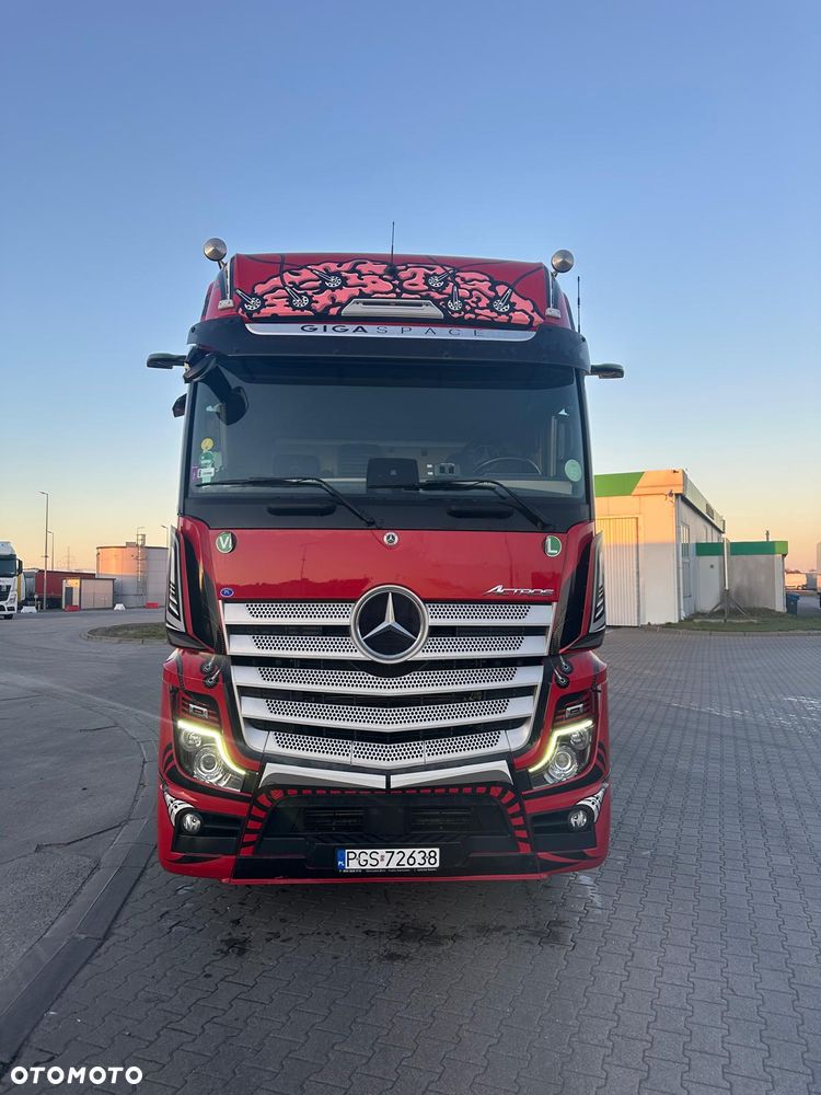 Mercedes-Benz ACTROS 1848 GIGA SPACE Salonka - 2