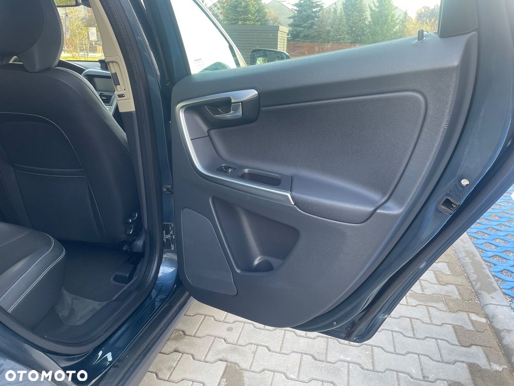 Volvo XC 60 D5 AWD - 21