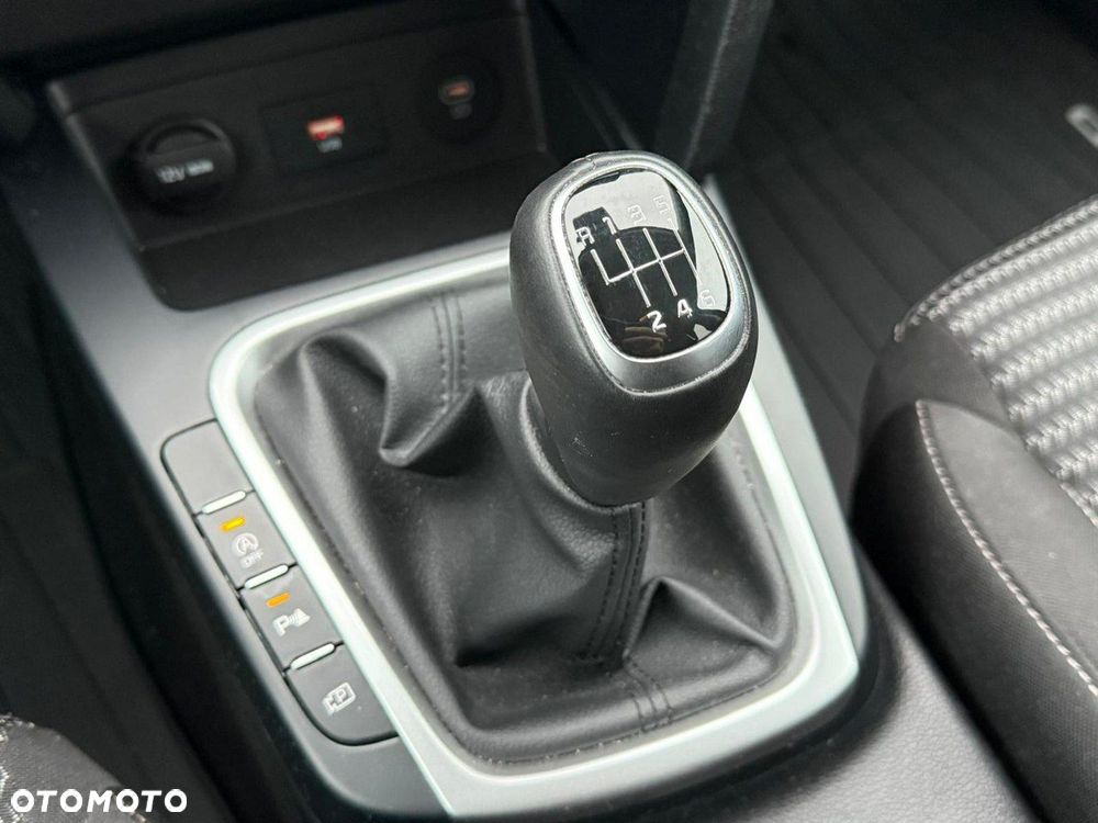 Kia Ceed 1.5 T-GDI Business Line Plus - 26