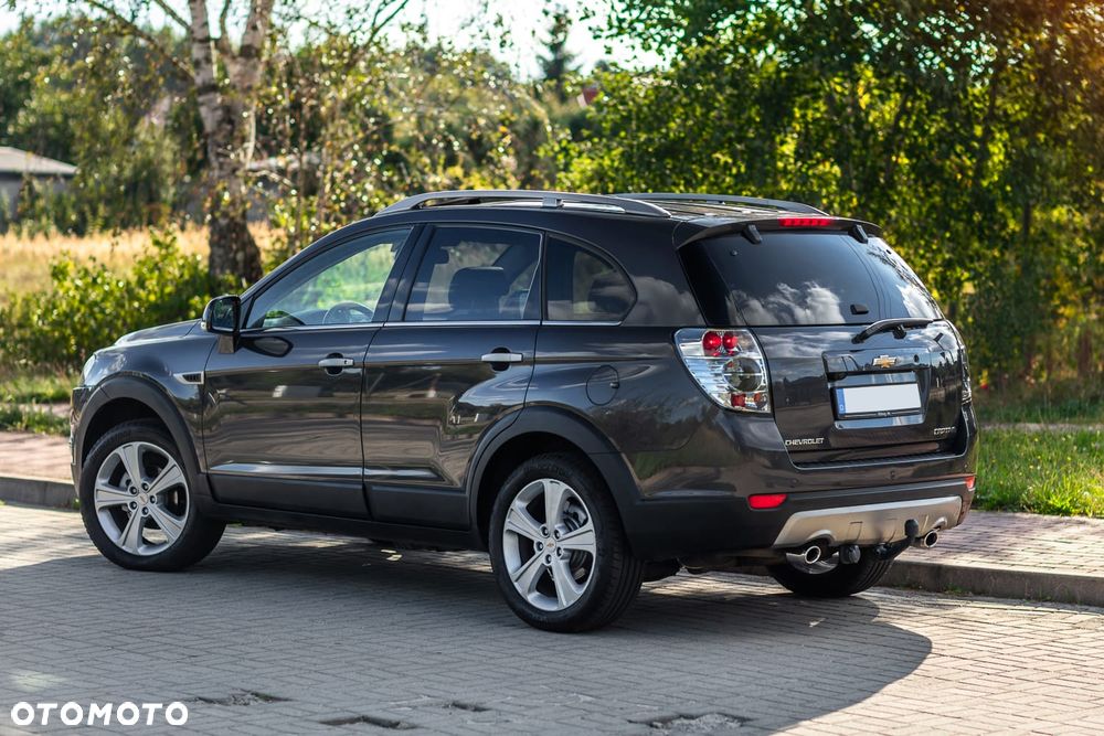 Chevrolet Captiva 2.2 d LTZ - 14