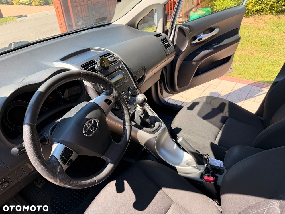 Toyota Auris 1.33 VVT-i Active - 12