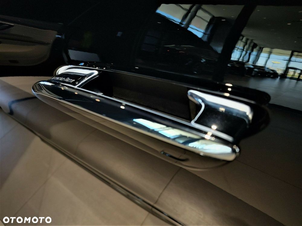 Mercedes-Benz EQS - 13