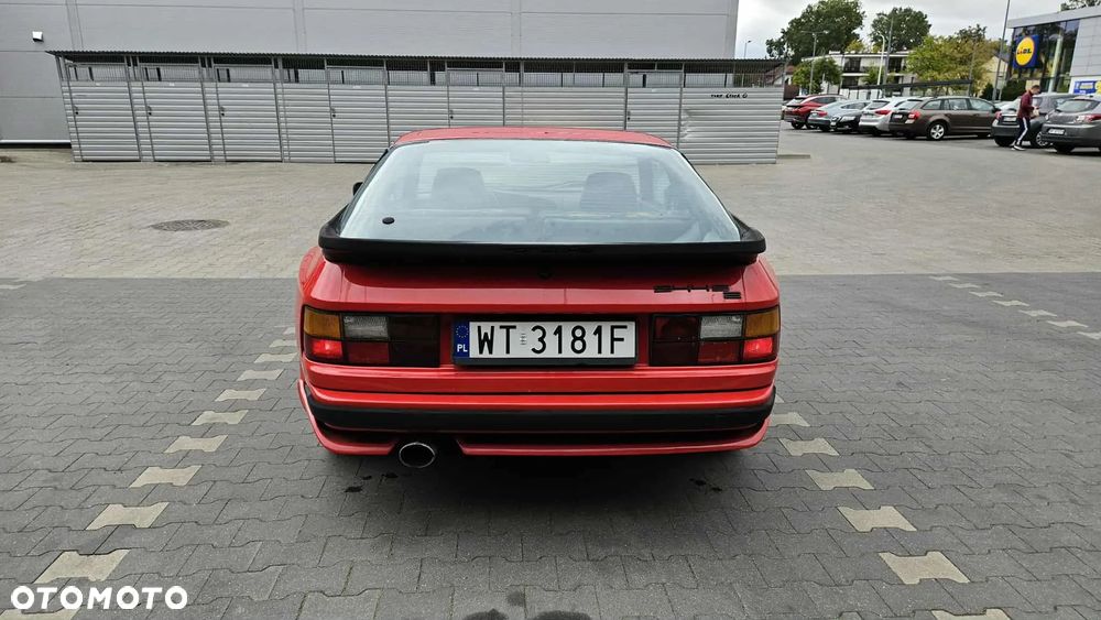 Porsche 944 - 6