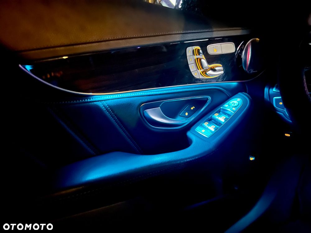 Mercedes-Benz Klasa C AMG 63 AMG Speedshift 7G-MCT - 34