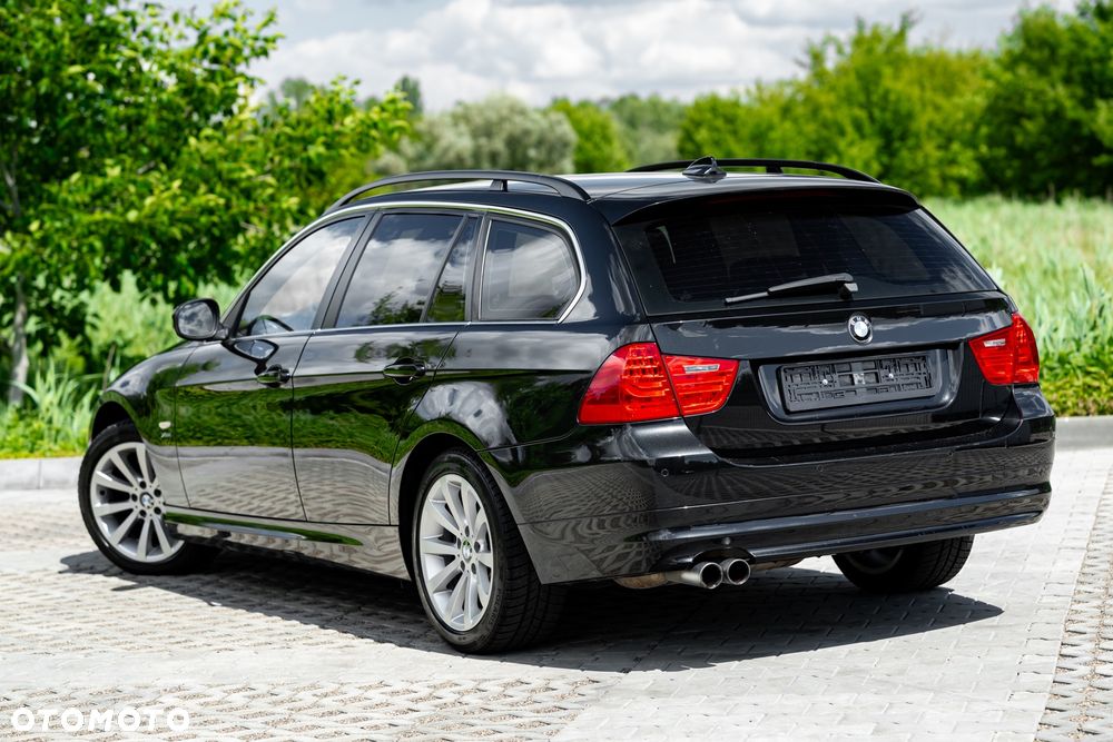 BMW Seria 3 325i xDrive Edition Exclusive - 10