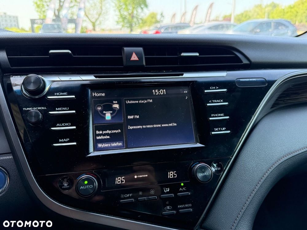 Toyota Camry 2.5 Hybrid Comfort CVT - 18