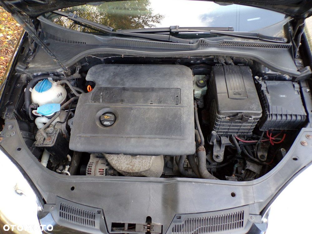 Volkswagen Golf - 24