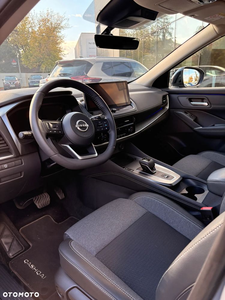 Nissan Qashqai 1.3 DIG-T mHEV N-Connecta Xtronic - 17