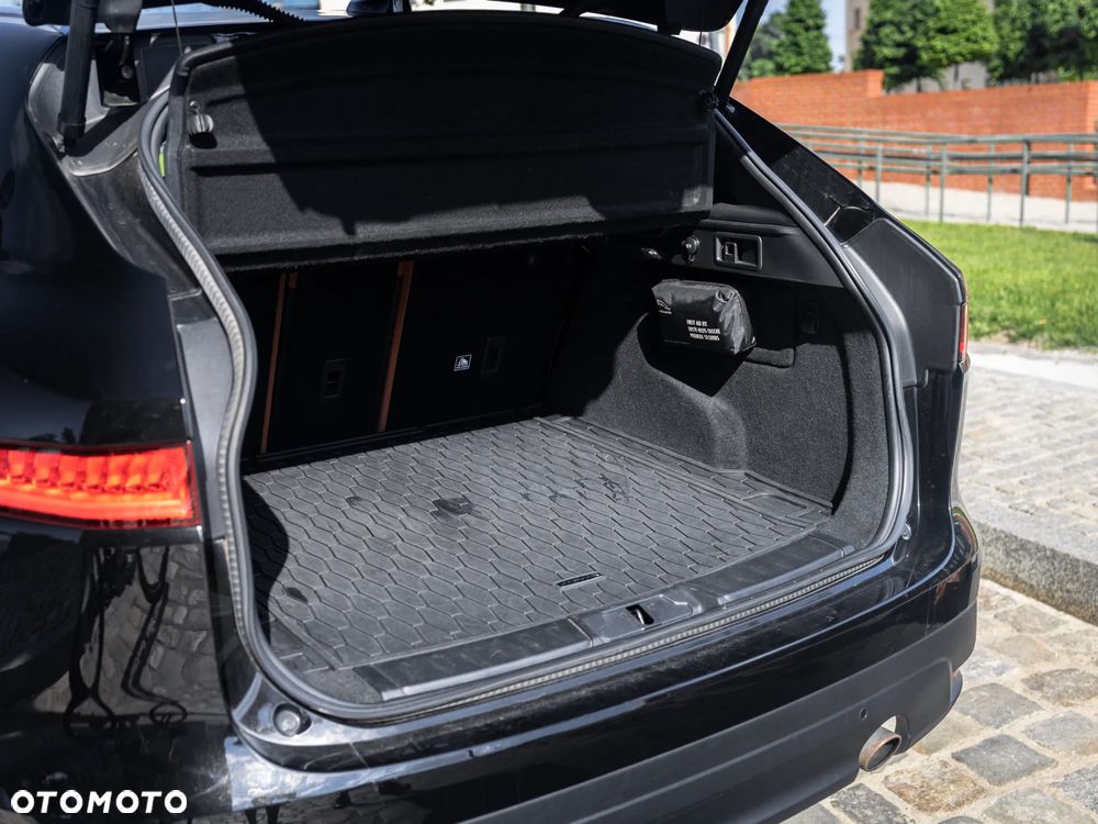 Jaguar F-Pace 2.0 i4P AWD Prestige - 32