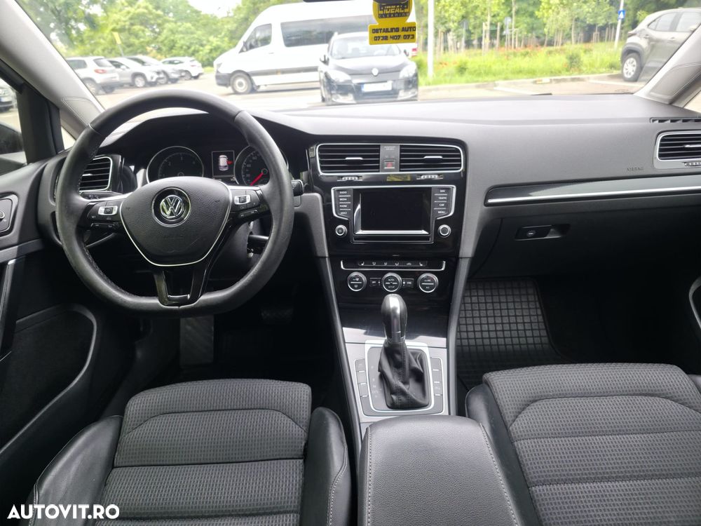 Volkswagen Golf - 13