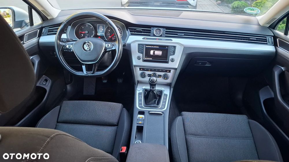 Volkswagen Passat - 22