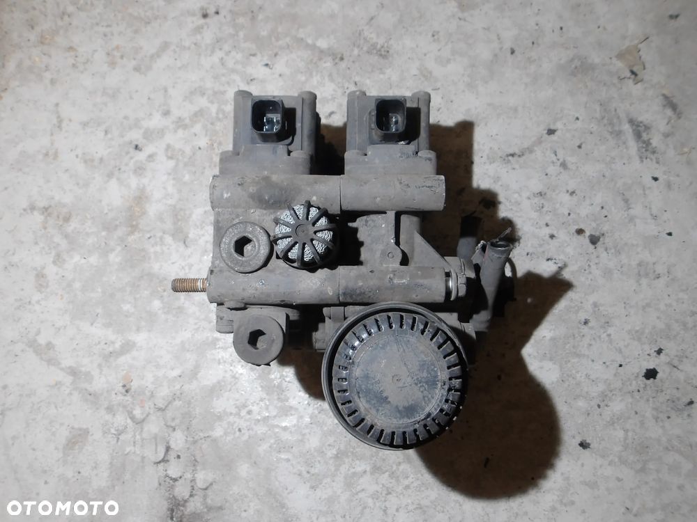 ZAWÓR PNEUMATYCZNY MERCEDES ACTROS MP4 2018r. 4728901016 - 3