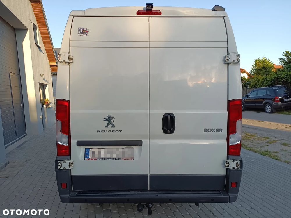 Volkswagen Caravelle - 9