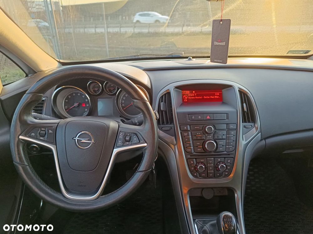 Opel Astra 1.4 T Edition 150 - 13