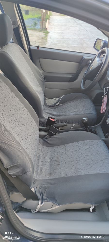 Opel Astra Caravan - 3