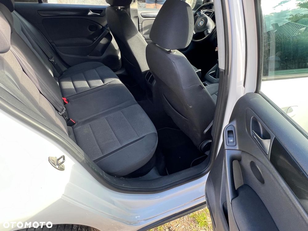 Volkswagen Golf 1.6 TDI DPF Highline - 13