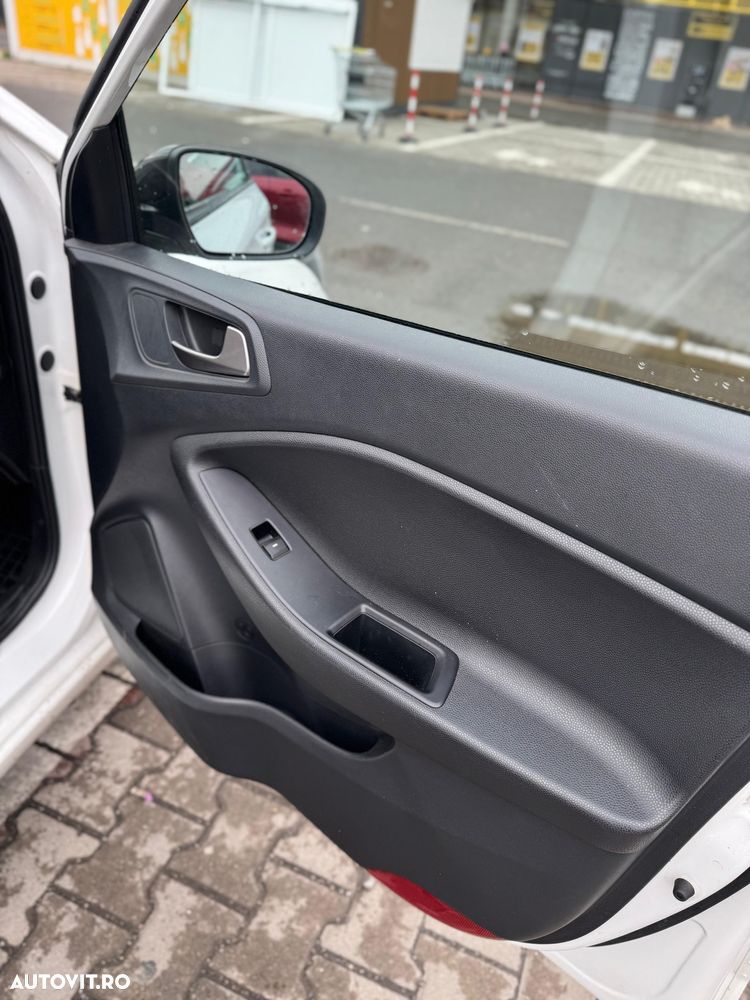 Hyundai i20 - 20