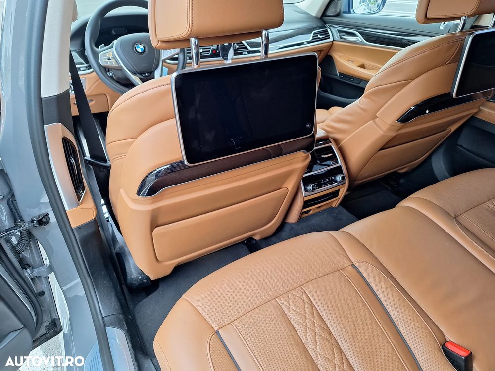 BMW Seria 7 750i xDrive - 30