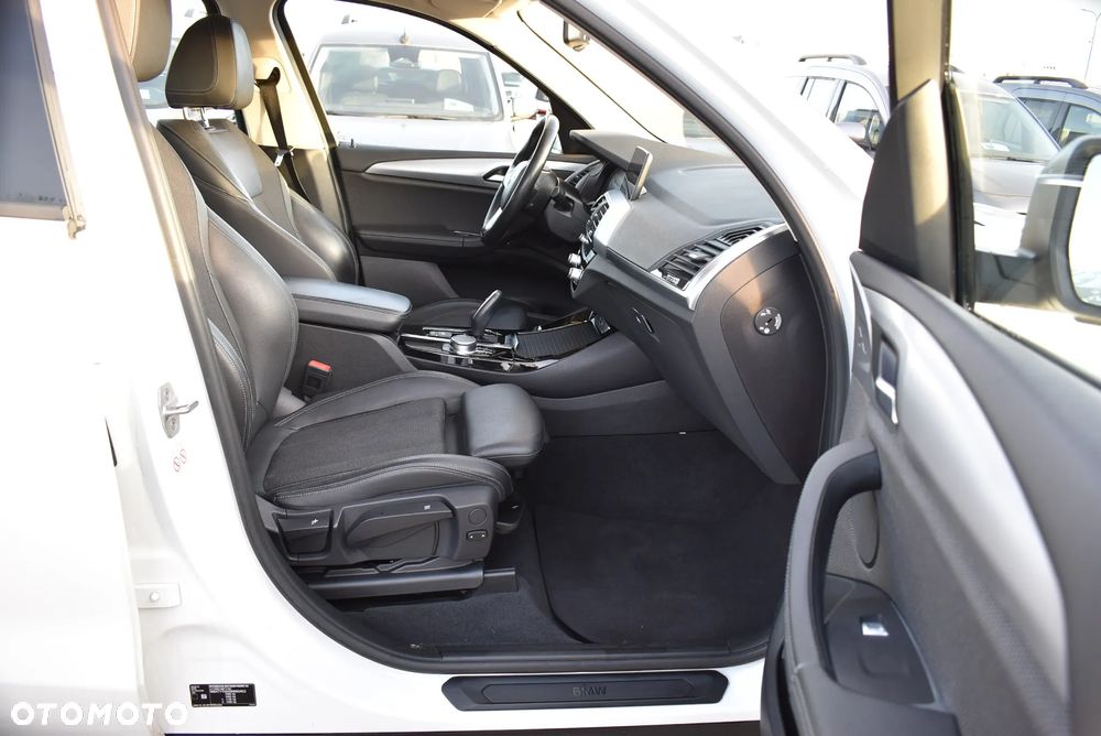 BMW X3 xDrive20i GPF Advantage - 18