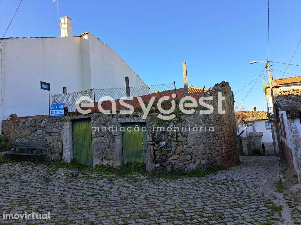 Moradia para recuperar na aldeia de Castedo, Torre de Moncorvo. - Grande imagem: 4/15