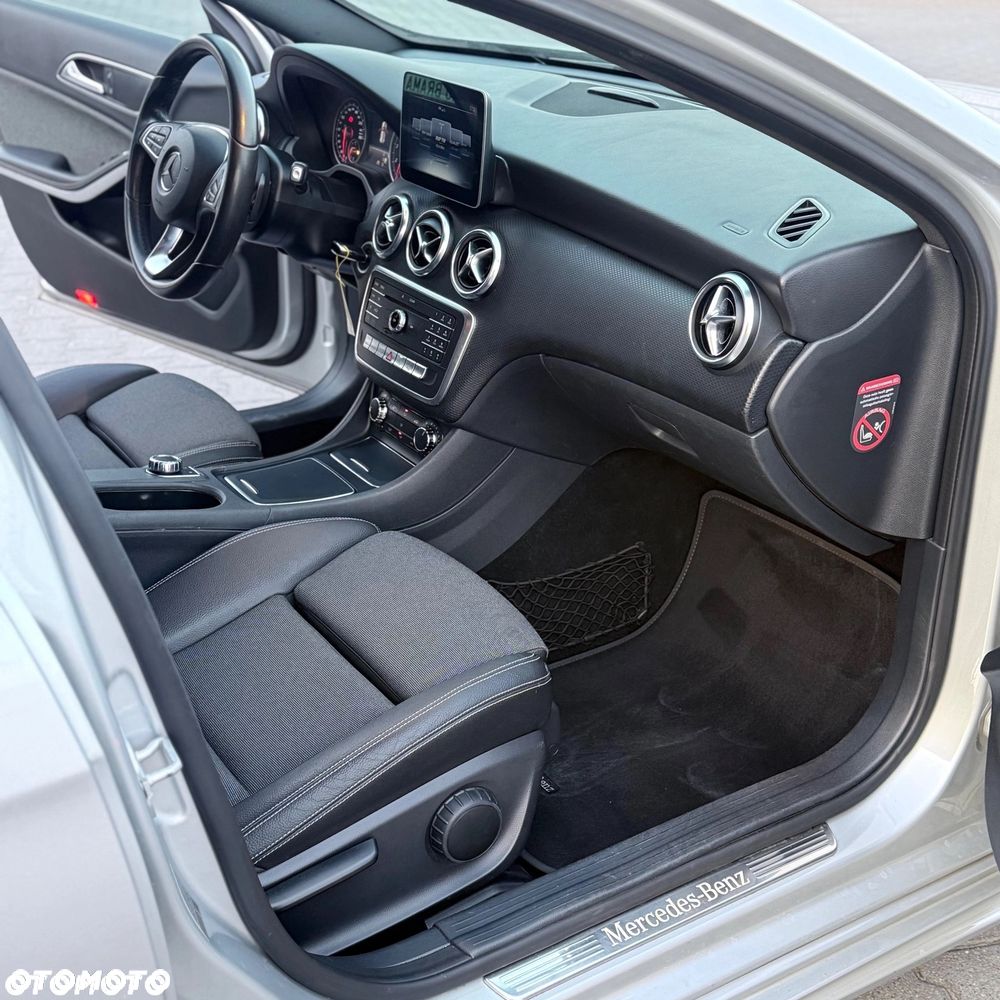 Mercedes-Benz Klasa A 180 7G-DCT Style - 27