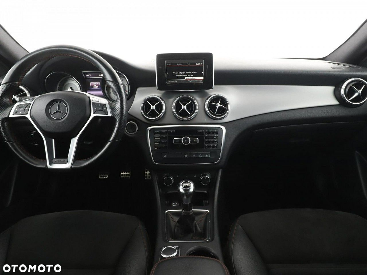 Mercedes-Benz GLA - 15