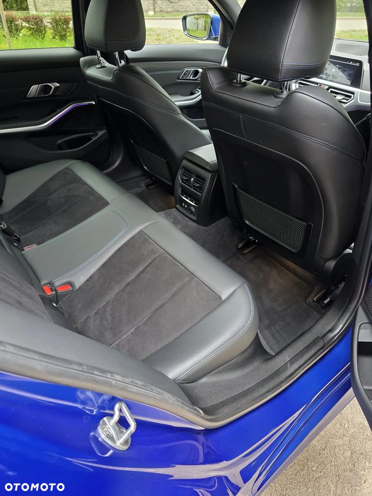 BMW Seria 3 330e M Sport sport - 15