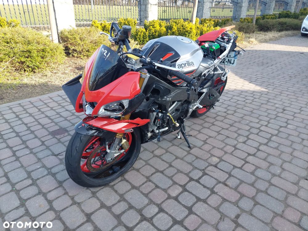 Aprilia Tuono - 1