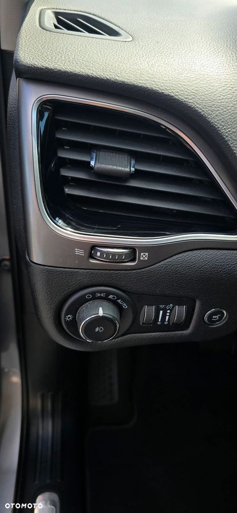Jeep Cherokee 3.2 V6 Pentastar Active Drive I Automatik Limited - 18