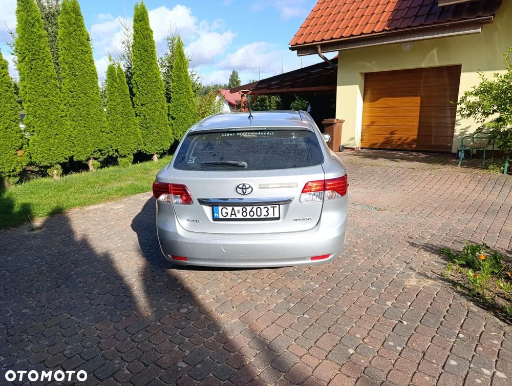 Toyota Avensis 2.0 D-4D Premium - 4