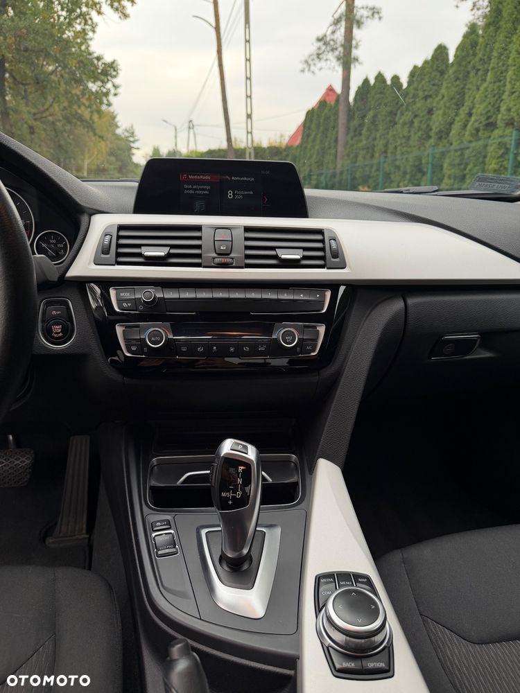BMW Seria 3 318d - 10