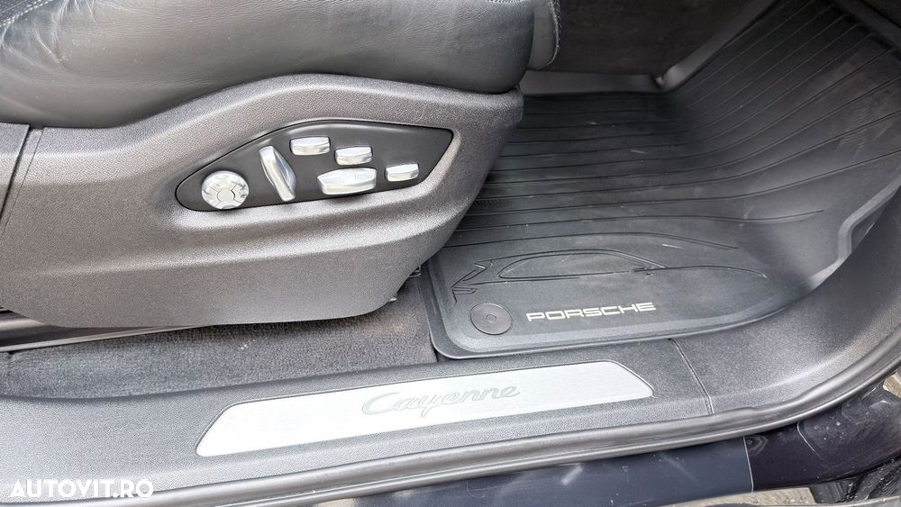 Porsche Cayenne - 36