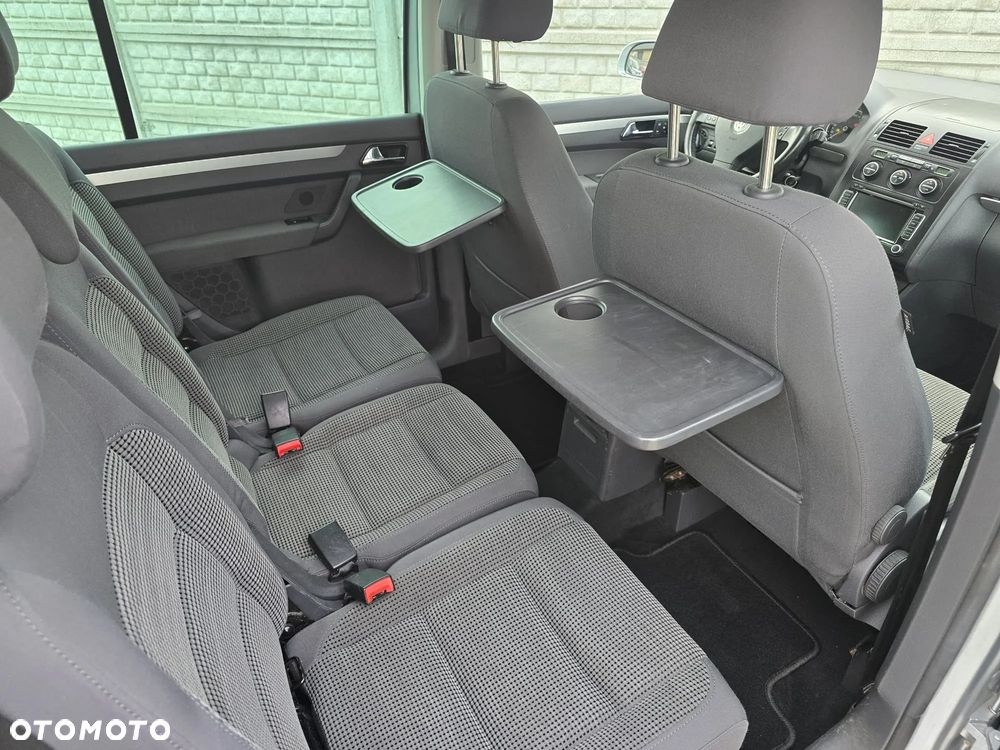 Volkswagen Touran 2.0 TDI Trendline DSG - 8
