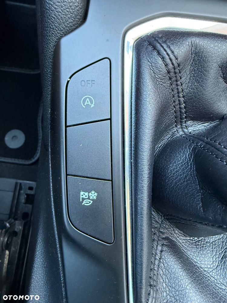 Ford Kuga 2.0 EcoBlue Hybrid TITANIUM X - 18