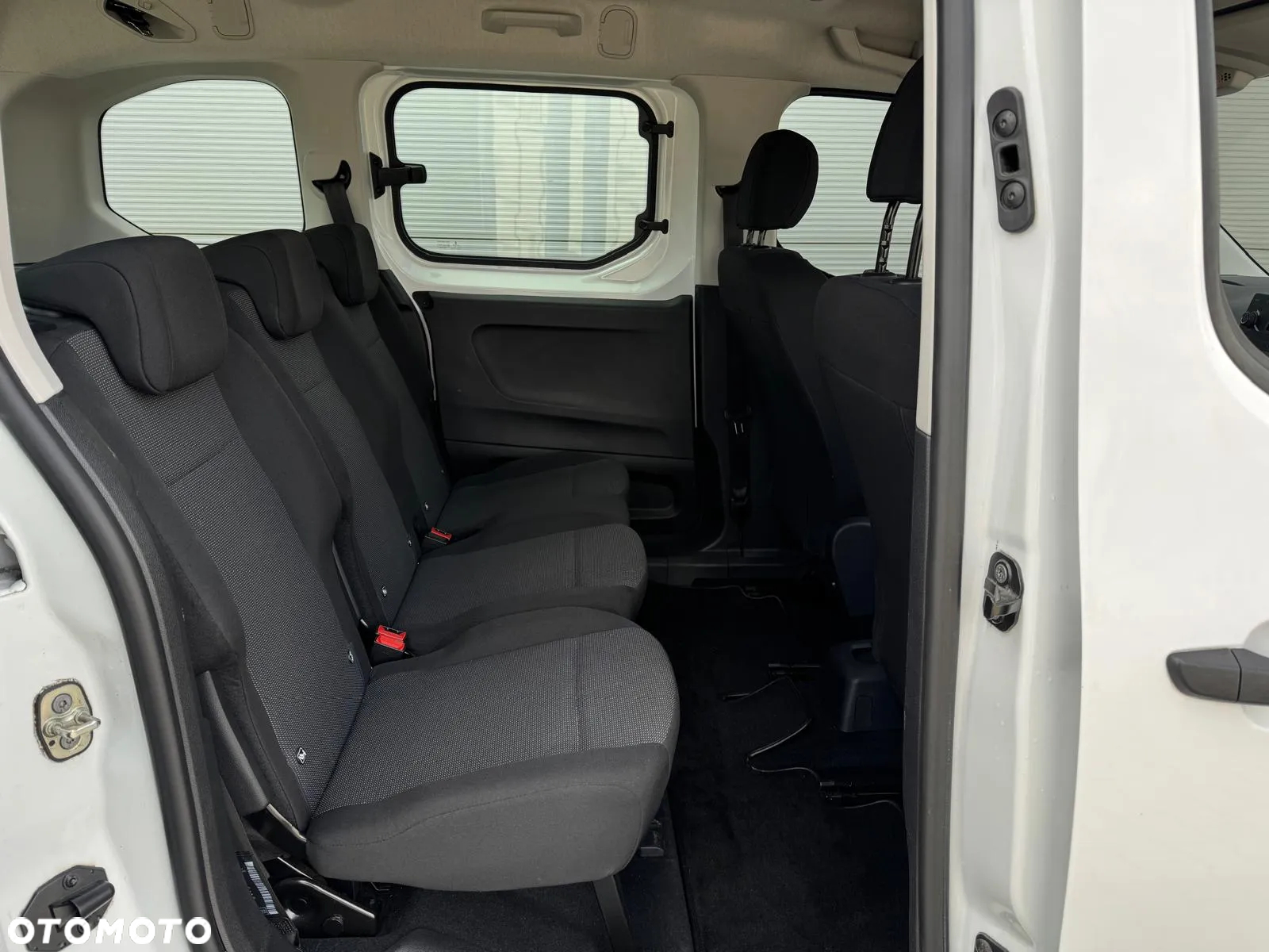 Toyota Proace City Verso 1.2 D-4T Business - 33