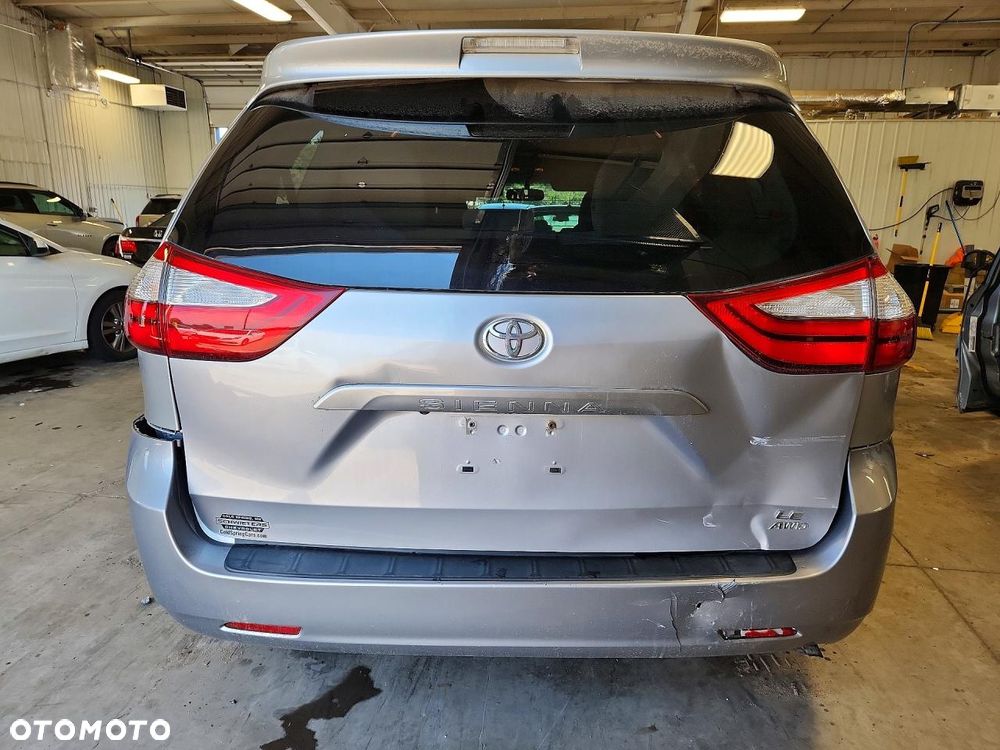 Toyota Sienna 3.5 V6 LE AWD - 7