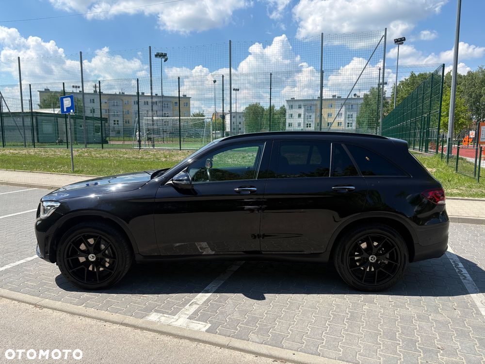 Mercedes-Benz GLC 300 e 4Matic 9G-TRONIC AMG Line - 8