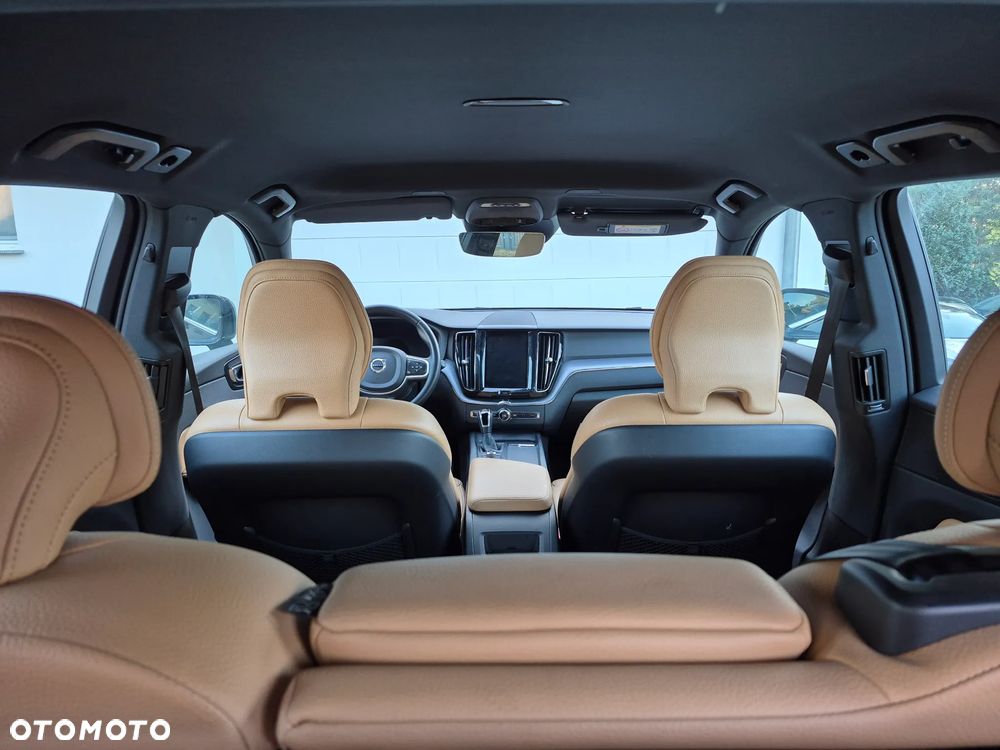 Volvo XC 60 D4 Momentum - 36