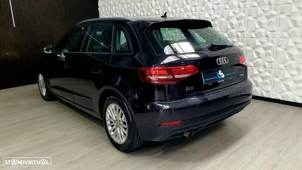 Audi A3 Sportback 1.6 TDI Design — fotografia 7