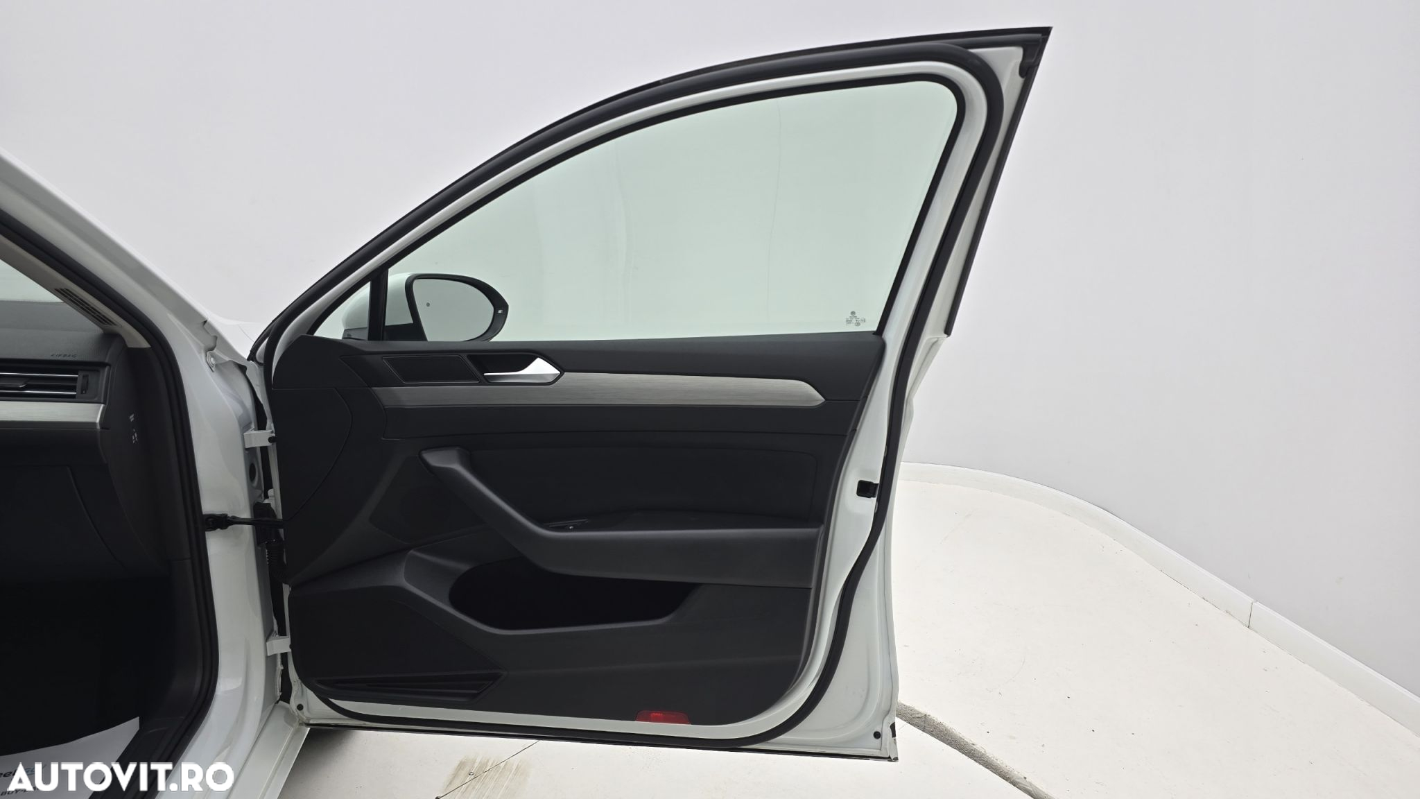 Volkswagen Passat 2.0 TDI DSG Comfortline - 18