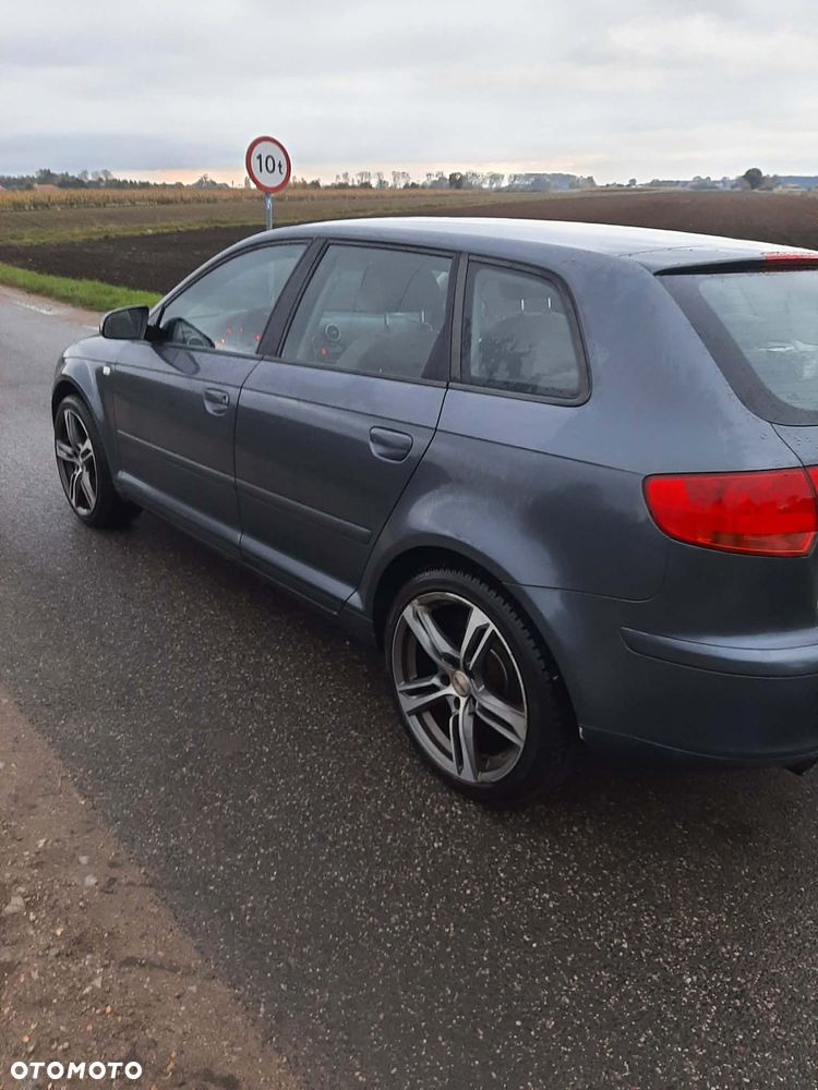 Audi A3 Sportback - 2