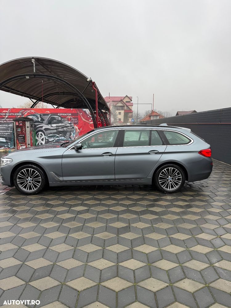 BMW Seria 5 520d Touring Aut. Luxury Line - 7