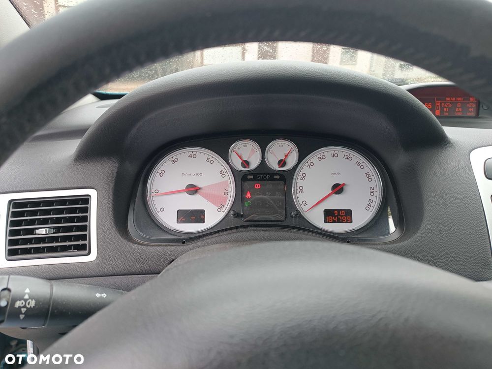 Peugeot 307 CC - 8