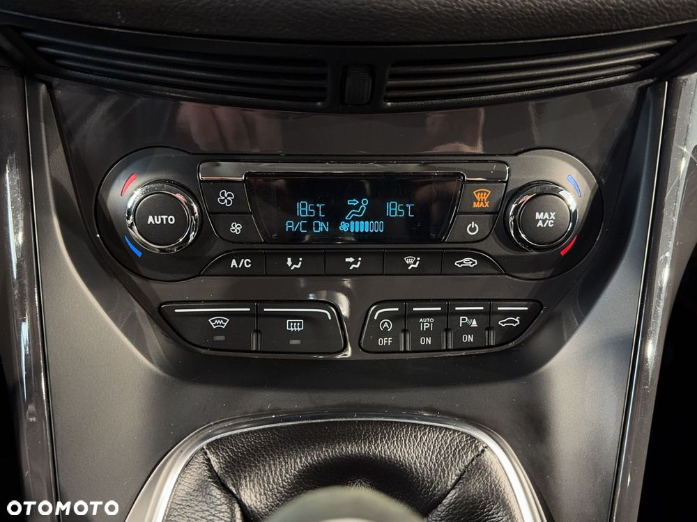 Ford Kuga - 24