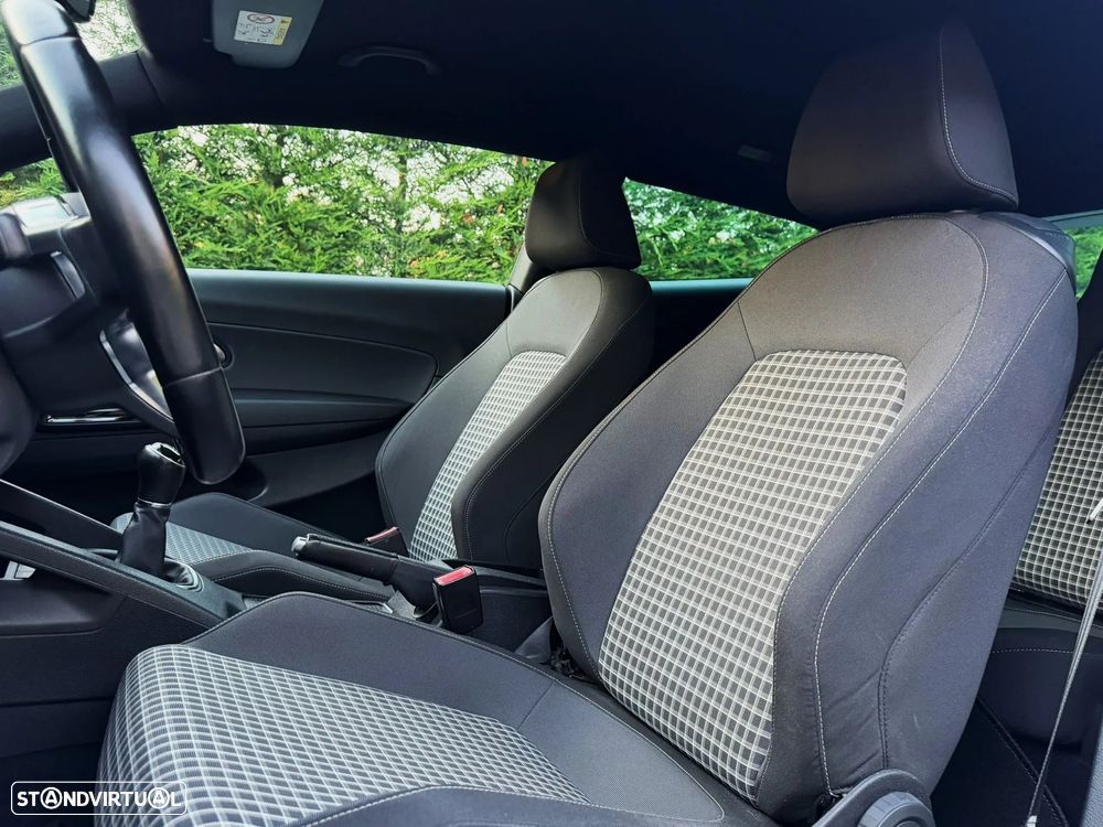 VW Scirocco 2.0 TDI Sport - 17