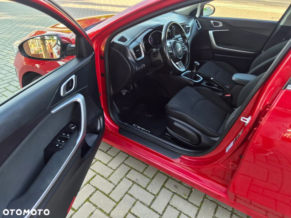 Kia Ceed 1.4 CVVT Dream Team Edition - 9