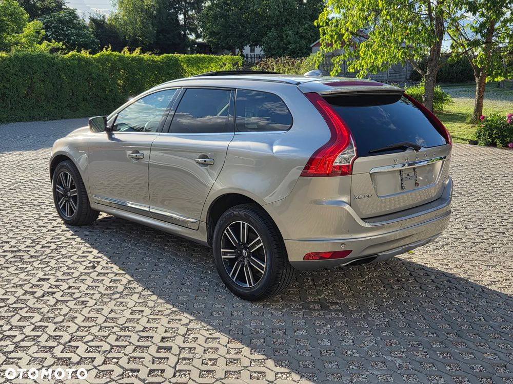 Volvo XC 60 T5 AWD Summum - 4