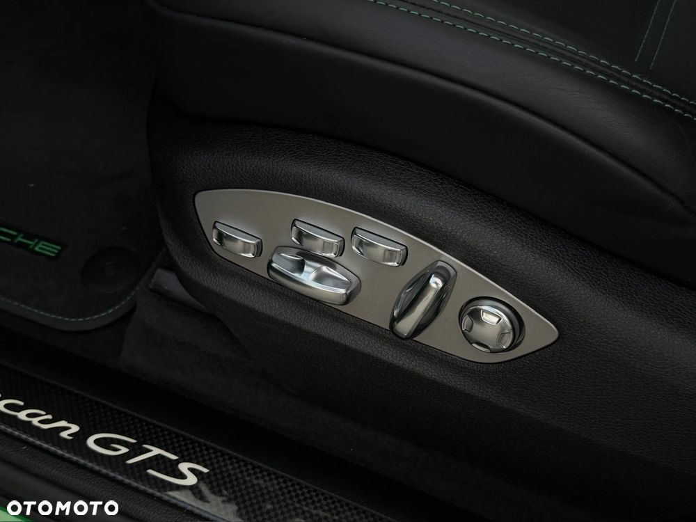 Porsche Macan GTS - 36