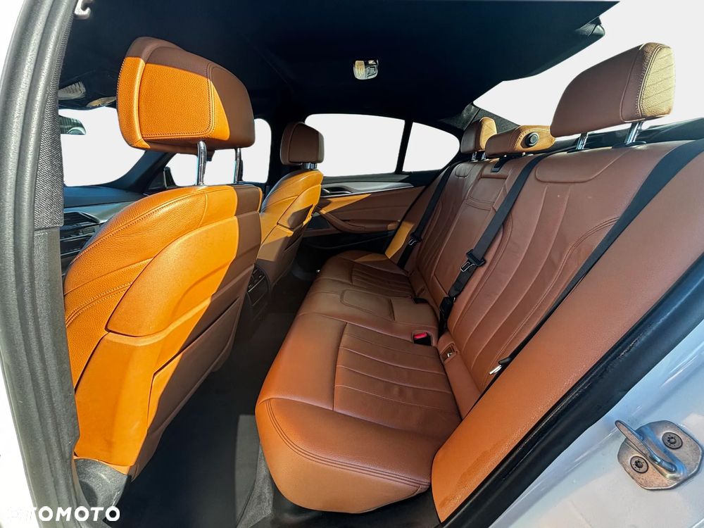 BMW Seria 5 530i GPF xDrive Sport Line sport - 13